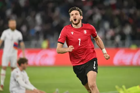 كفاراتسخيليا سجل وصنع.. جورجيا تسحق أرمينيا في دوري الأمم الأوروبية